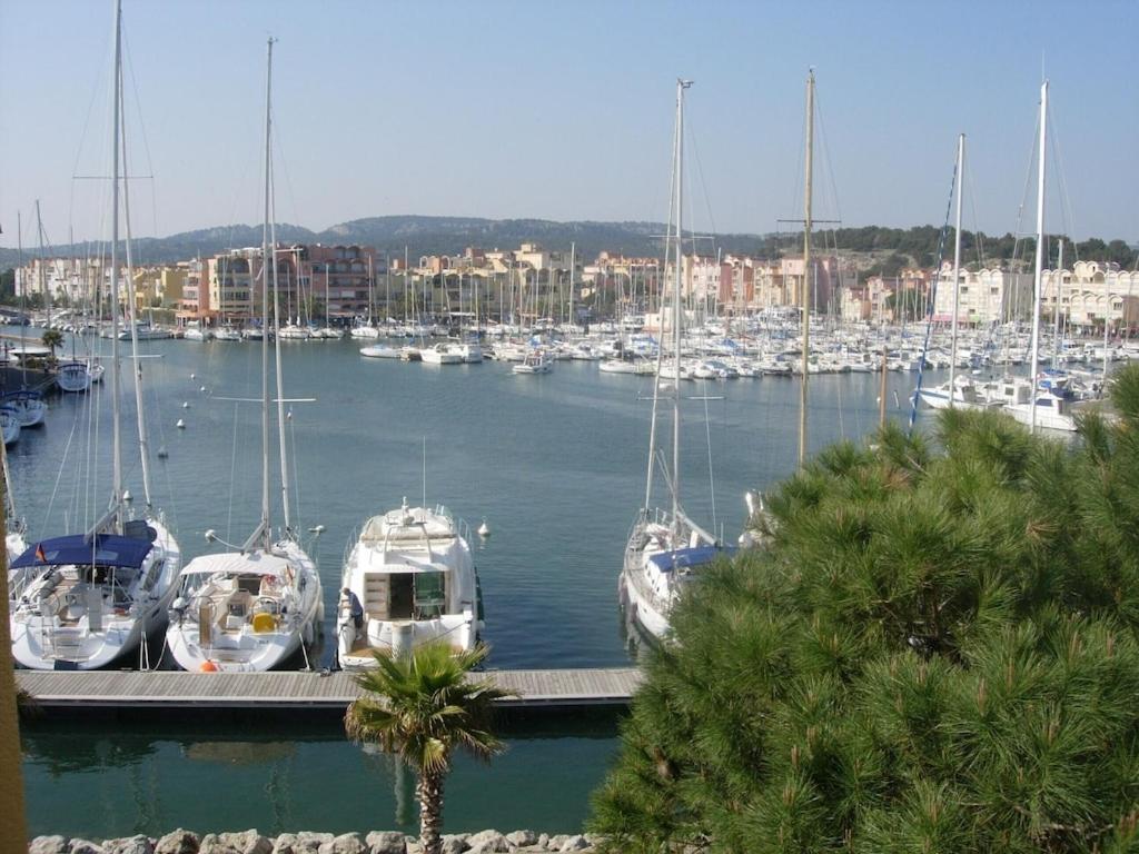 Gruissan Appartement Calme, Vue Sur Port De Plaisance -Clim, Empl.Parking المظهر الخارجي الصورة