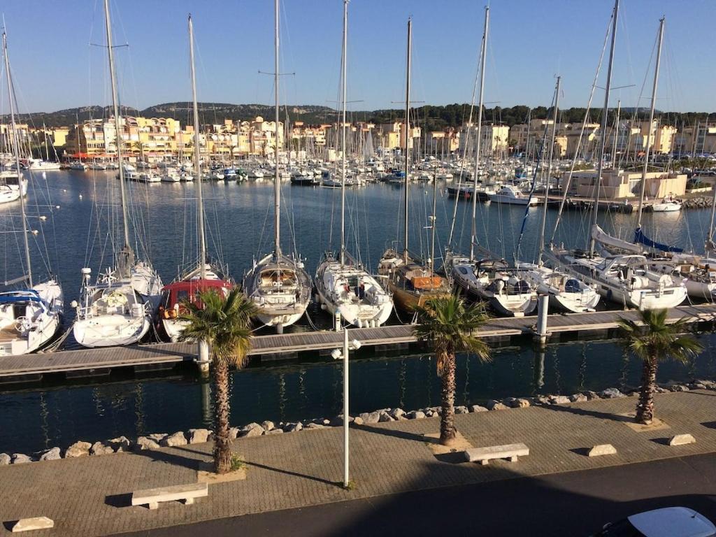 Gruissan Appartement Calme, Vue Sur Port De Plaisance -Clim, Empl.Parking المظهر الخارجي الصورة