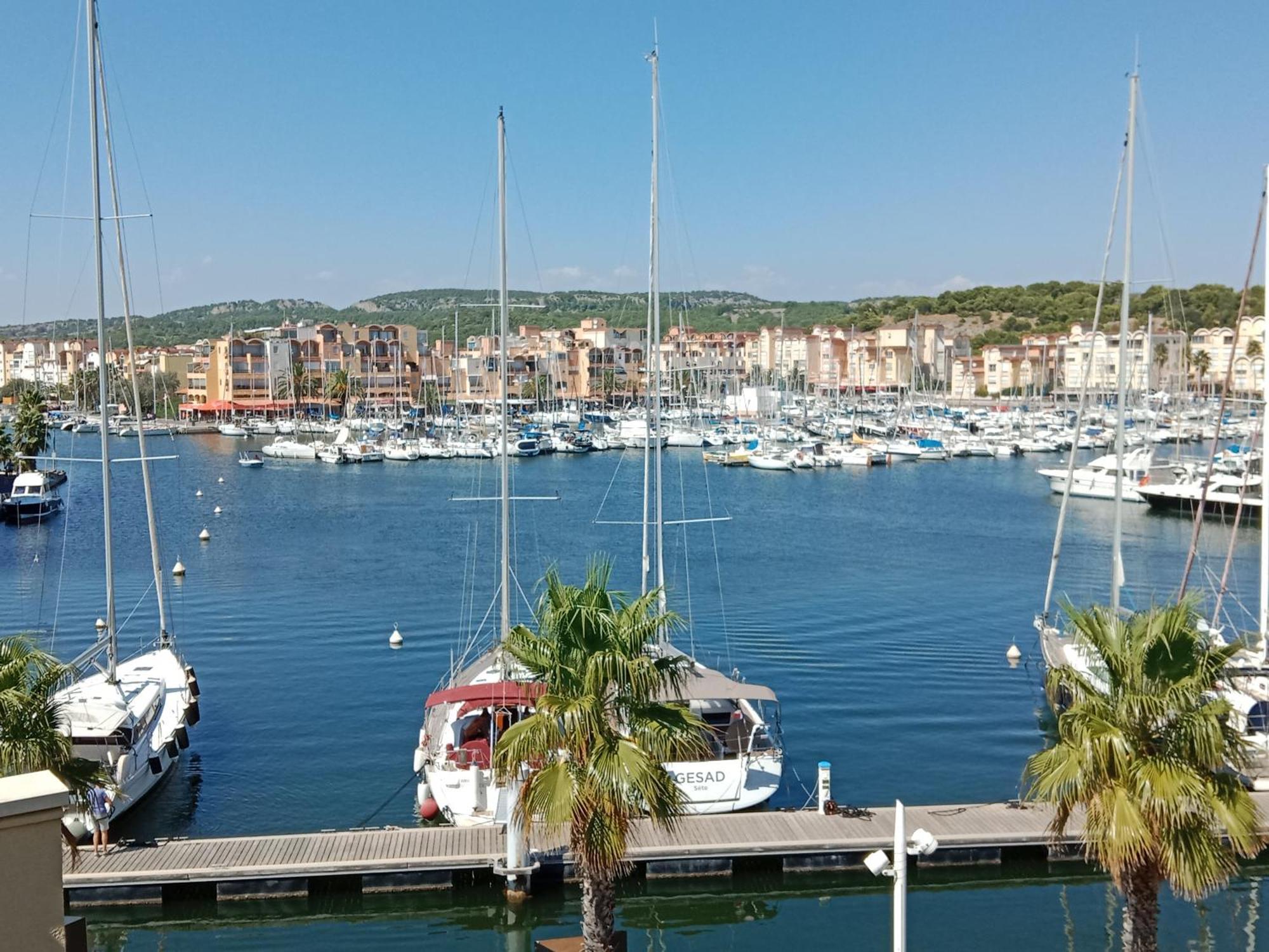 Gruissan Appartement Calme, Vue Sur Port De Plaisance -Clim, Empl.Parking المظهر الخارجي الصورة
